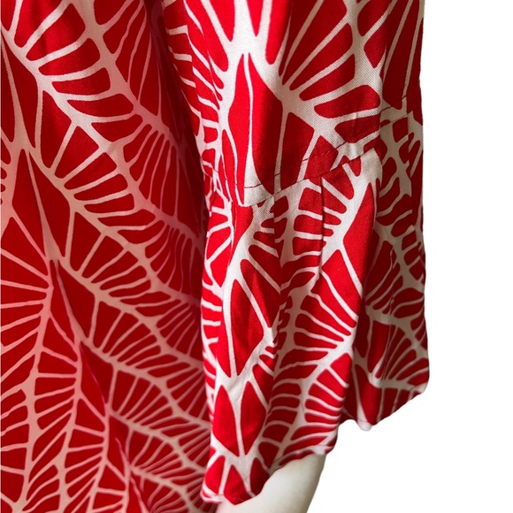 Escapada Red and White Relaxed Fit Top Size Large - Picture 5 of 7